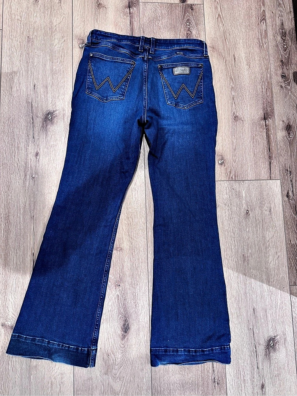 Wrangler Retro Mid Rise Flare Jeans